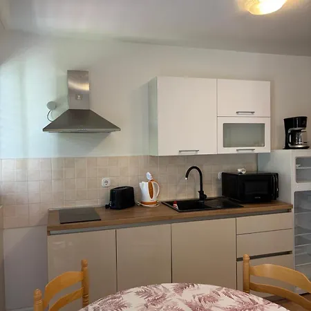 Veronica Apartment